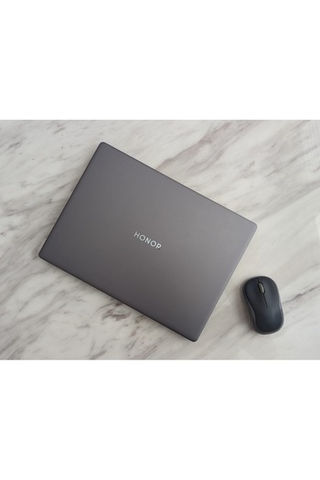HONOR Magicbook Black Ryzen 5 4600 16 جيجابايت 512 جيجابايت مستعمل