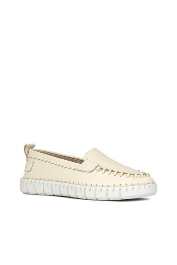Celal Gültekin Women's Beige Leather Shoes with Stitching Detail