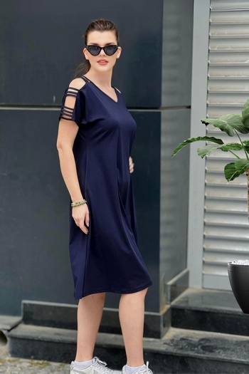 aytemas V-Neck - Ribbed Sleeve Dress