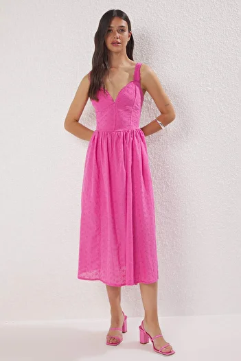 Trendyol Collection Rochie țesătă midi brodată, dreaptă, roz TWOSS25EL00852