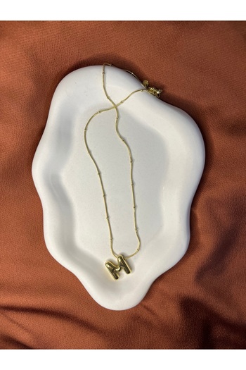 Fam&Co Jewelry Altın Renk Balon Harf Kolye – M Harfi, Şık ve Minimal Tasarım