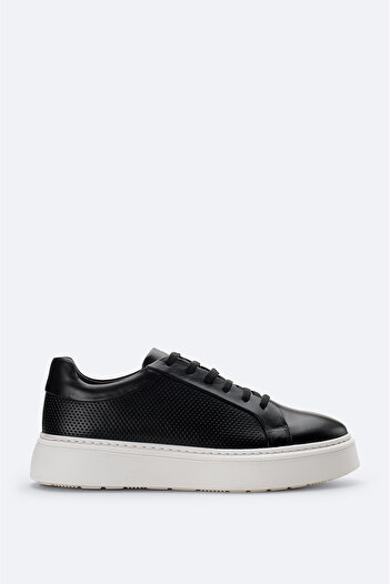 Avva Men's Black 100% Leather Flexible Sole Casual Shoes A51Y8005