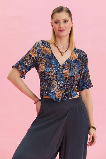Los banditos Bohemian Style Ruffled V-Neck Blouse with Bird Eye Back Detail