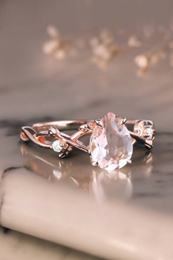 My Diamond Su Damlası Morganit Ve Pırlantalı Sarmaşık Yapraklı Yüzük