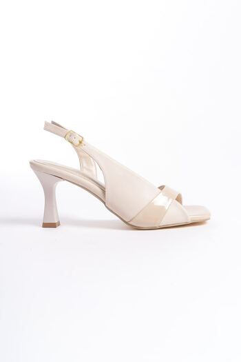 EMOYRA Klein Women's Beige Patent Leather Detailed Heeled Sandals
