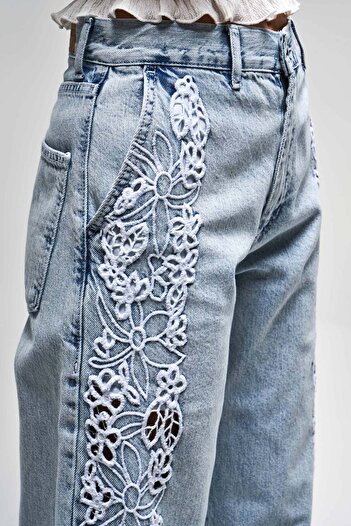 its basic Women's Snow Denim Color 3S5-3 Lace Embroidered Loose Fit Mid Waist Inner Length 83 cm Design Denim Jean