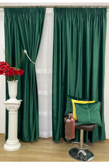 Liz Line Set of two velvet curtains, with drapery, various sizes and colors, from the "Velvet lux" range by Liz Line