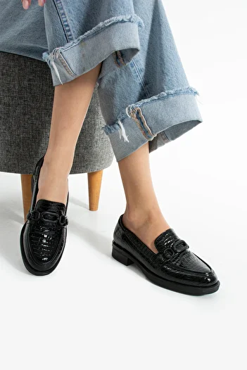 Güllü Shoes Чорні зморшкуваті шкіряні туфлі з ремінцем і застібкою, з візерунком під шкіру крокодила, веганські, жіночі | Зручне взуття для щоденного носіння в офісі