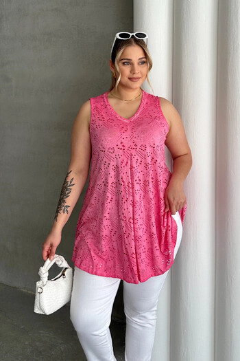 Stil Diva Plus Size V-Neck Zero Sleeve Lace Detail Unlined Blouse 302967