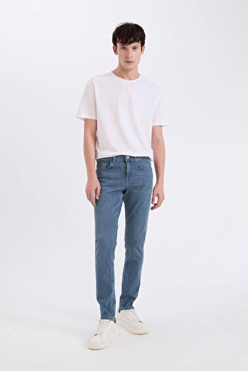 DeFacto Carlo Skinny Fit Ekstra Dar Kalıp Normal Bel Ekstra Dar Paça Jean Pantolon A6943AX25SP