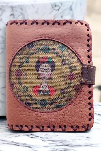 Fildişi Aksesuar Handmade Women's Wallet Vegan Leather Brown Color with Female Figure Image