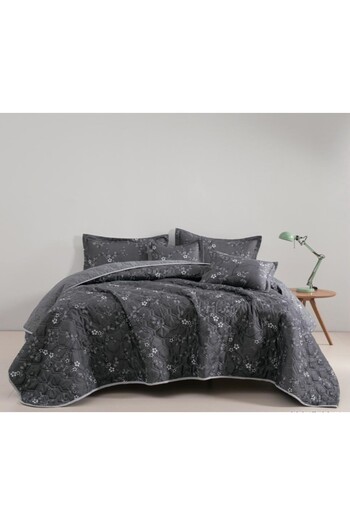 Mark A king-sized summer microfiber double bed sheet that adds beauty and elegance to your room, measuring 230*250cm.