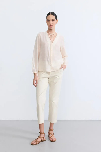 Gusto V-Neck Self-Patterned Blouse - Ecru