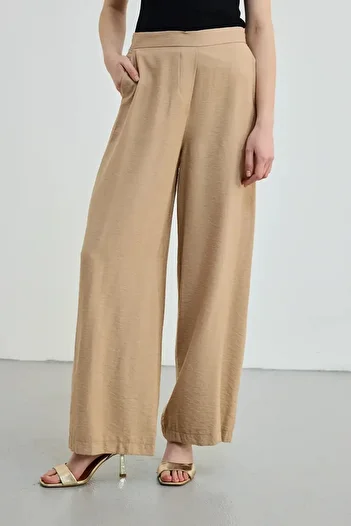 Gusto Wide Leg Trousers with Elastic Waist - Camel Model