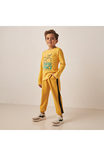 Juniors Solid Joggers with Tape Detail and Drawstring Closure