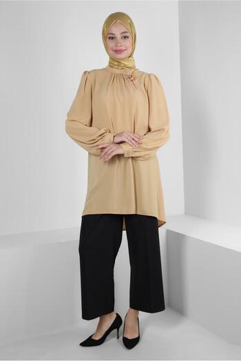 Alvina ASYMMETRIC CUT TUNIC WITH FLOWER ACCESSORY 43610