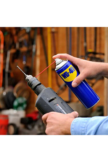 WD-40 | Çok Amaçlı Yağlayıcı Sprey, 200 ml, Pas Sökücü ve Koruyucu, Gıcırtı Giderici, Nem Atıcı