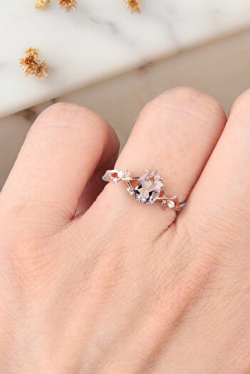 My Diamond Su Damlası Morganit Ve Pırlantalı Sarmaşık Yapraklı Yüzük