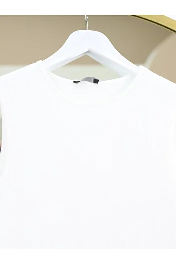 Modamorfo Zero Sleeve Round Neck Underwear -White