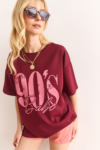 Olalook Damen-T-Shirt mit 2 Fäden und entspannter Passform in Burgunderrot mit 90er-Jahre-Aufdruck TSH-19000901