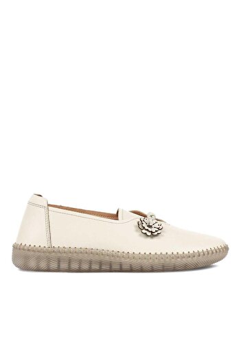 Celal Gültekin Women's Beige Floral Detailed Leather Shoes