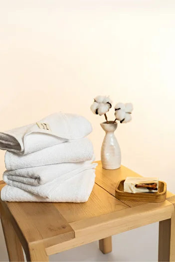 Rikka Home Coresoftair ™   100% Cotton, Extra Soft, Set of 4 Guest Towels (41X76 cm)