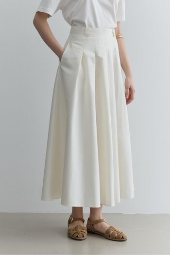 Fahhar Pleated Skirt White