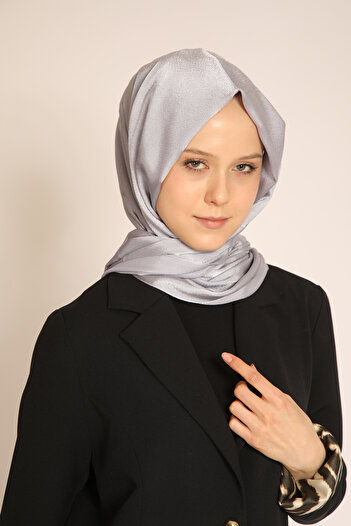 BERCHEM SCARF Akel Plain Aura Light Gray Shawl – Stylish Choice for a Sparkling and Elegant Look