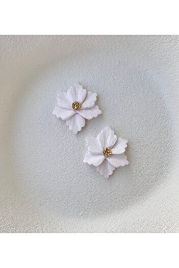 ACCESSORY White Flower Earrings Design Earrings