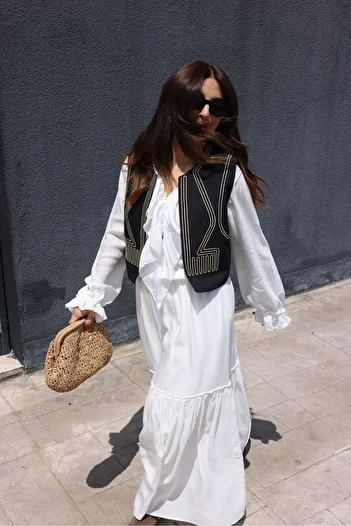 Özge Özgenç Gold Stitching Patterned Vest