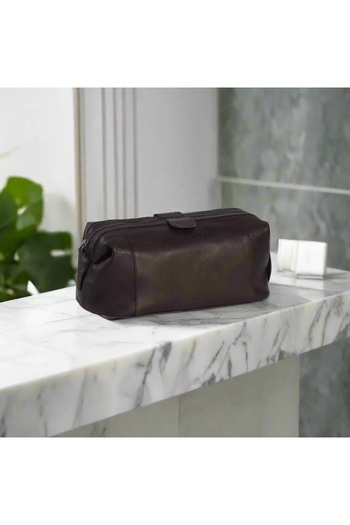 The Chesterfield Brand The Chesterfield Brand cosmetic bag, made of genuine leather, Vince