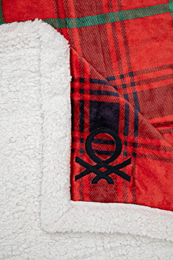 United Colors of Benetton Unisex Red Blanket (Model Code: 124A6Fk82801G)