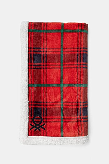 United Colors of Benetton Unisex Red Blanket (Model Code: 124A6Fk82801G)