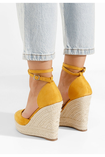 B T Shoes Πέδιλα πλατφόρμες Saniza Κιτρινα
