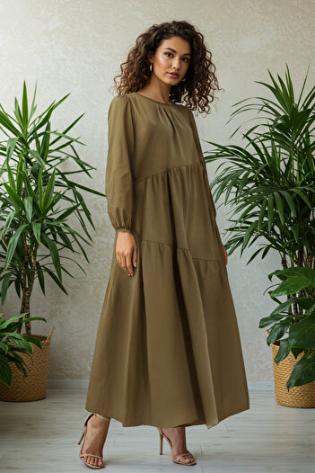 Trendyol Modest Khakifarbenes, gewebtes Baumwollkleid mit weitem Schnitt und Raffung TCTSS21EL3470