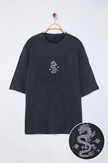 Trendyol Collection Μπλουζάκι με κέντημα με υφή ανθρακί - TMNSS25TS00060