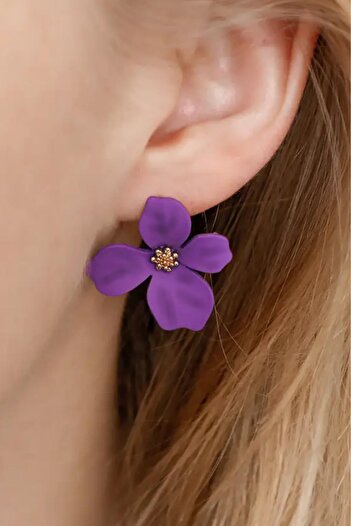 New Obsessions Elegant Floral Stud Earrings