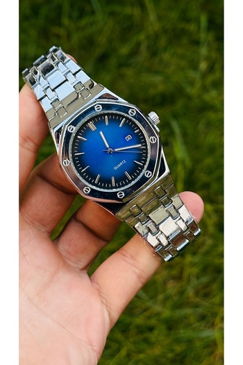 pullmarkt With Calendar - Analog Wristwatch