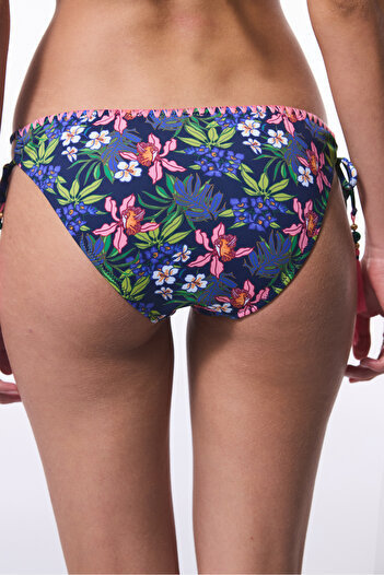 Penti Çiçekli Ciele Yüzük Detaylı Bikini Altı