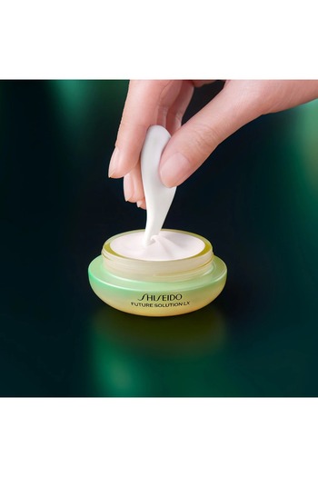 Shiseido Future Solution LX Legendary Enmei Ultimate Briliance - Göz Kremi- 15 ml