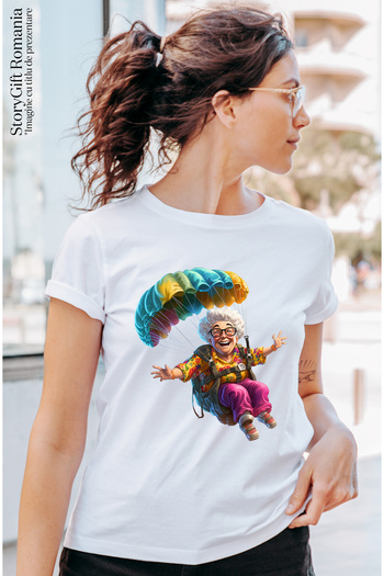 StoryGift Romania Tricou Femei Cu O Femeie In Varsta Care Se Da Cu Parasuta, Ilustratie, Senzatii Wht_l