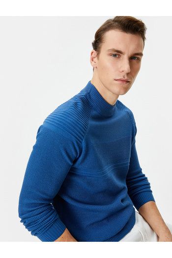 Koton Πλεκτό πουλόβερ Slim Fit με ανάγλυφη λαιμόκοψη με μακρύ μανίκι