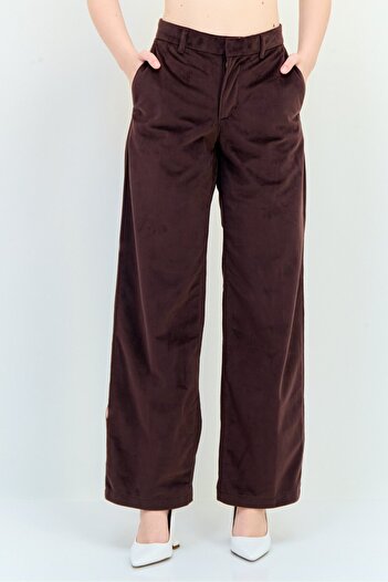 Levi's Women Solid Velvet Straight Leg Pants, Chocolate Plum