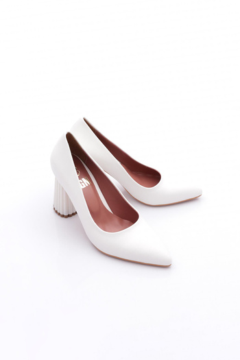 DGN 660-22Y Women's Pointed Toe Low-Cut Galvanized Heeled Shoes