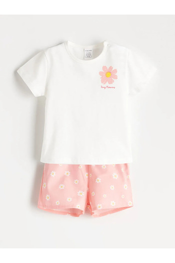 LC Waikiki Lcw Baby Ecru Floral Baby Girl T-Shirt and Shorts 2-Pack