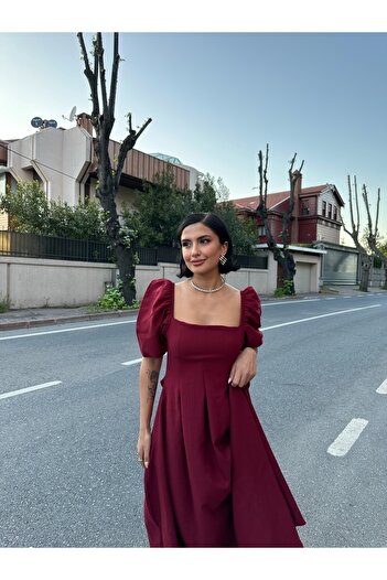 Afiş Butik Kırmızı Kare Yaka Pileli Midi Boy Elbise