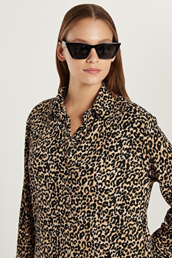 Tudors Women's Relax Fit Relaxed Cut Long Sleeve Twisted Fabric Leopard Print Shirt