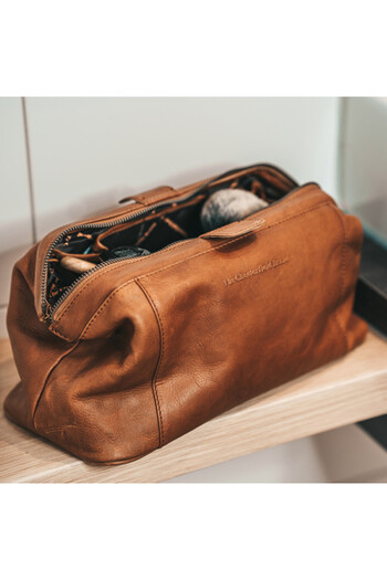 The Chesterfield Brand The Chesterfield Brand cosmetic bag, made of genuine leather, Vince