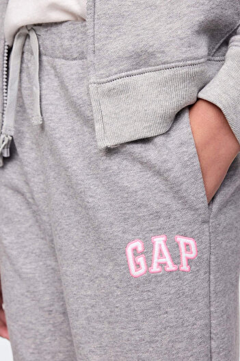 GAP Women / Girls Gray Sweatpants (Model Code: 746745001)