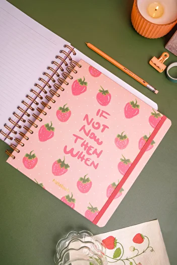 Matt Notebook 19x21 cm Pătrat Elastic Spiral Copertă Tare Blocnotes Căpșuni cu rigle